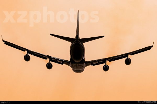 剪影747