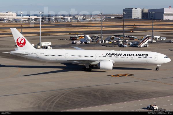 日航77W