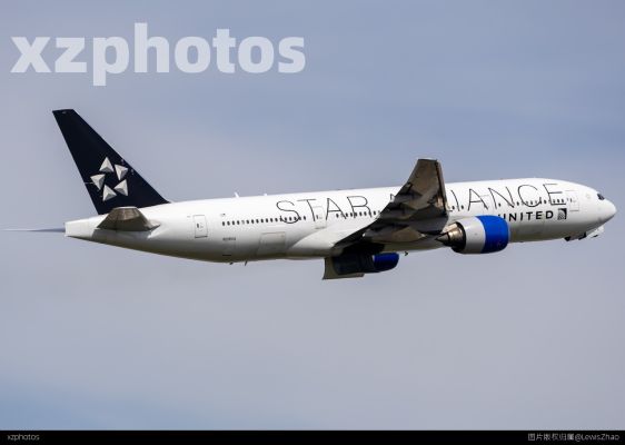 United B777-222ER