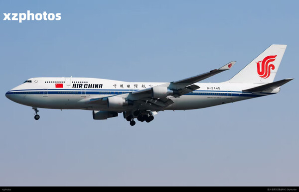 国航747(B-2445)