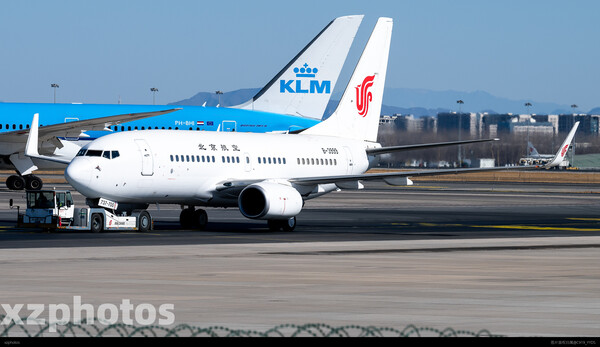 737