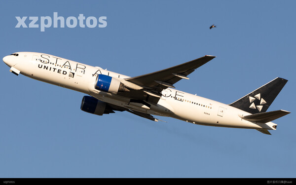N218UA