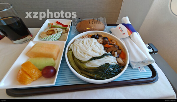 东航云南商务餐食米线