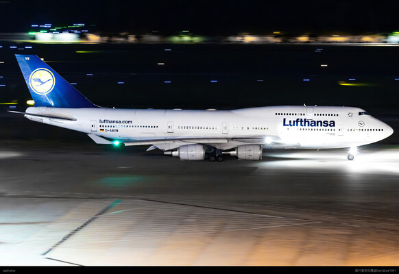 744 NIGHT SHOT