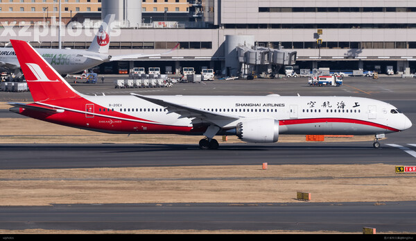 上航787