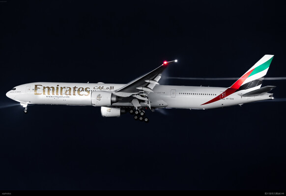 EK308 DXB-PEK