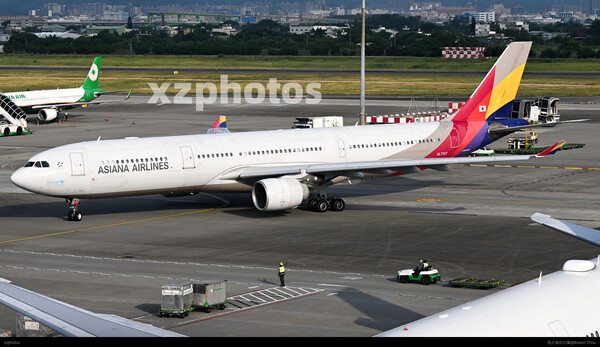 HL7747