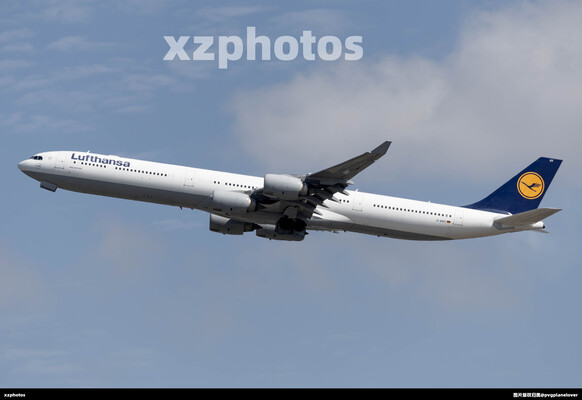 中国大陆的最后一班汉莎航空A340于10.25在浦东起飞