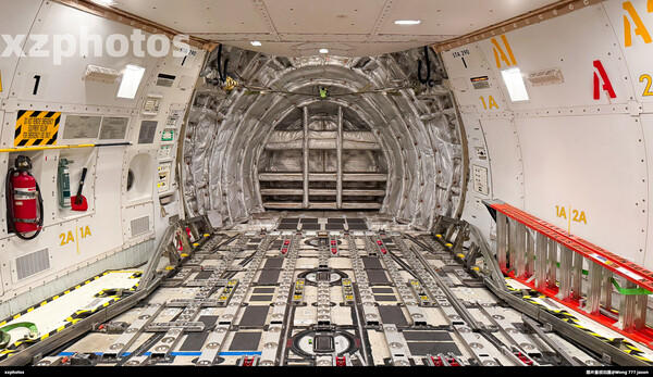 747-400F鼻子货舱