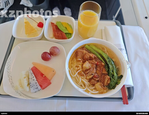 B-2445上的精致一餐