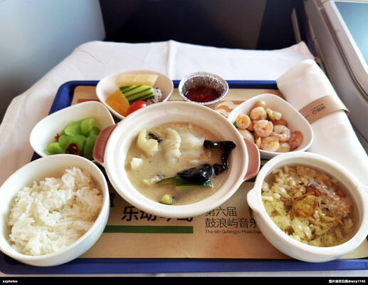 MF8227 公务舱 飞行中 餐食