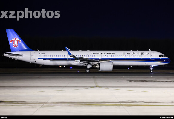 中国南航A321neo B-32GR
