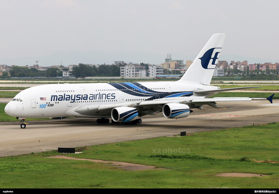 马来西亚航空 A380-800 9M-MNF