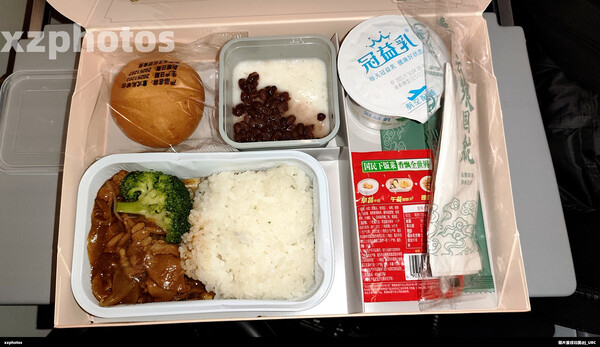 中国国际航空公司CA1295北京首都-乌鲁木齐天山经济舱餐食
