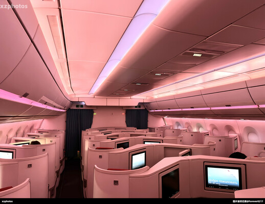 四川航空A350-941（B-304U）前舱