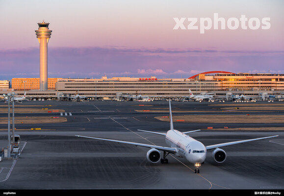 黄昏羽田与JA732J