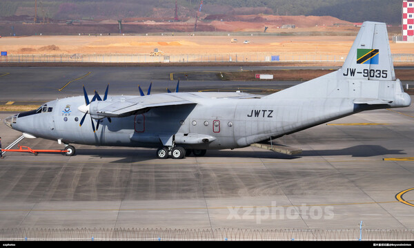 坦桑尼亚空军运八来昆明