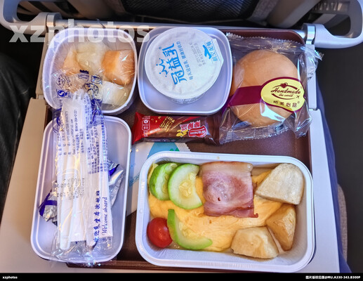 MU5100 北京首都-上海浦东经济舱餐食