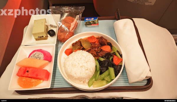 MU5608 沈阳-上海 公务舱餐食