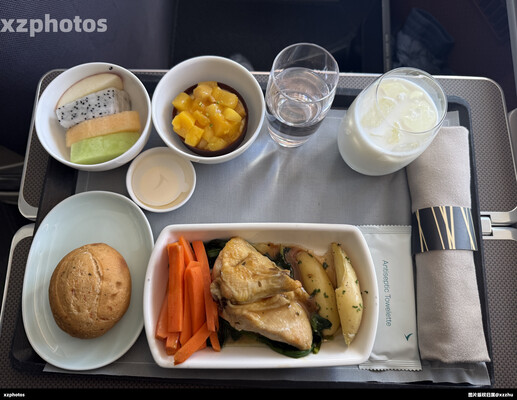 CX420香港-台北公务舱餐食