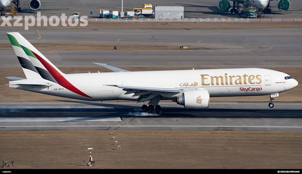 阿联酋77F货机