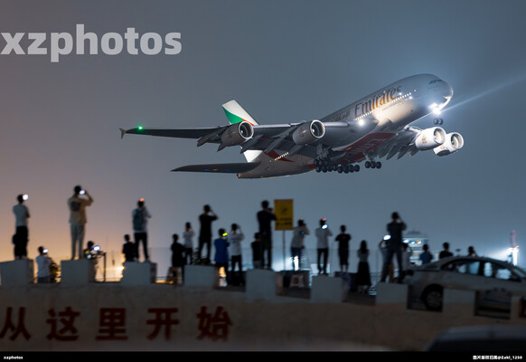 阿联酋A380厦门高崎定检完毕离港