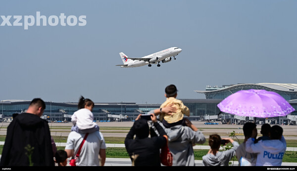 这里的人们都很喜欢飞机