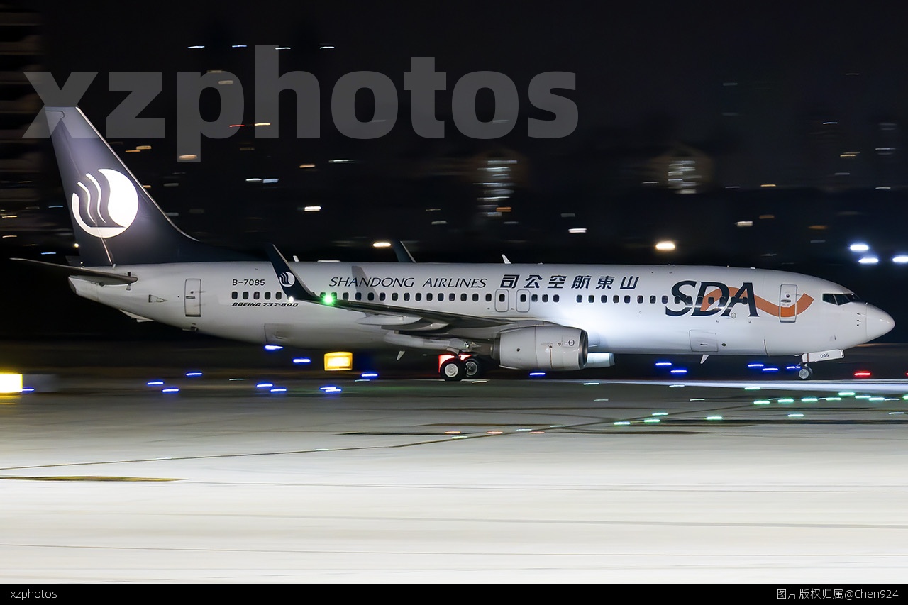 山东航空B738