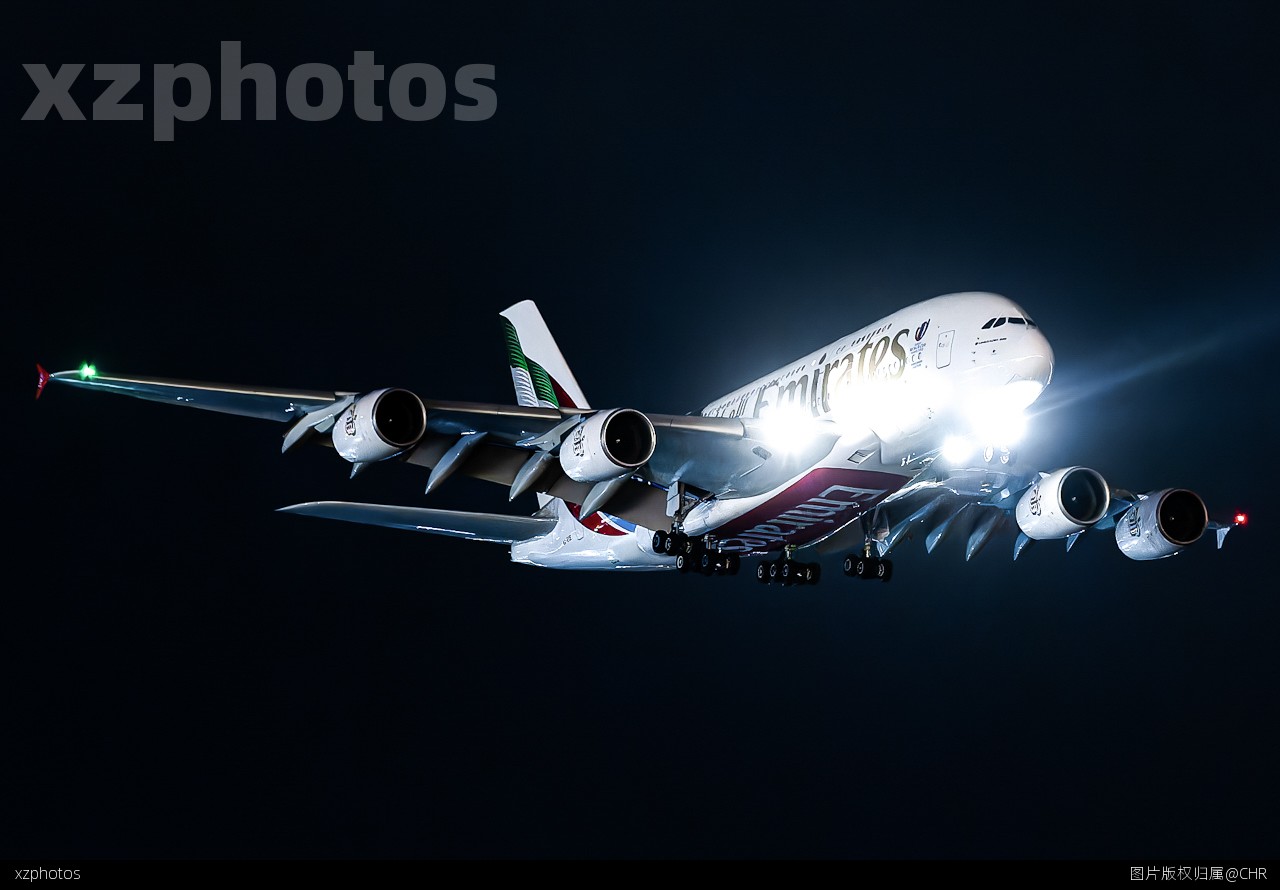EK362 DXB-CAN