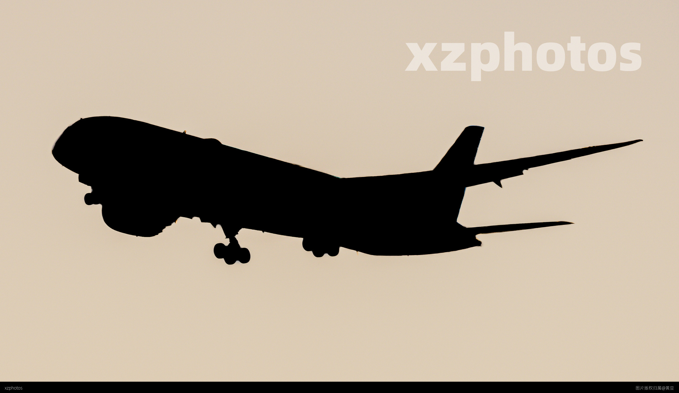 夕阳下的787