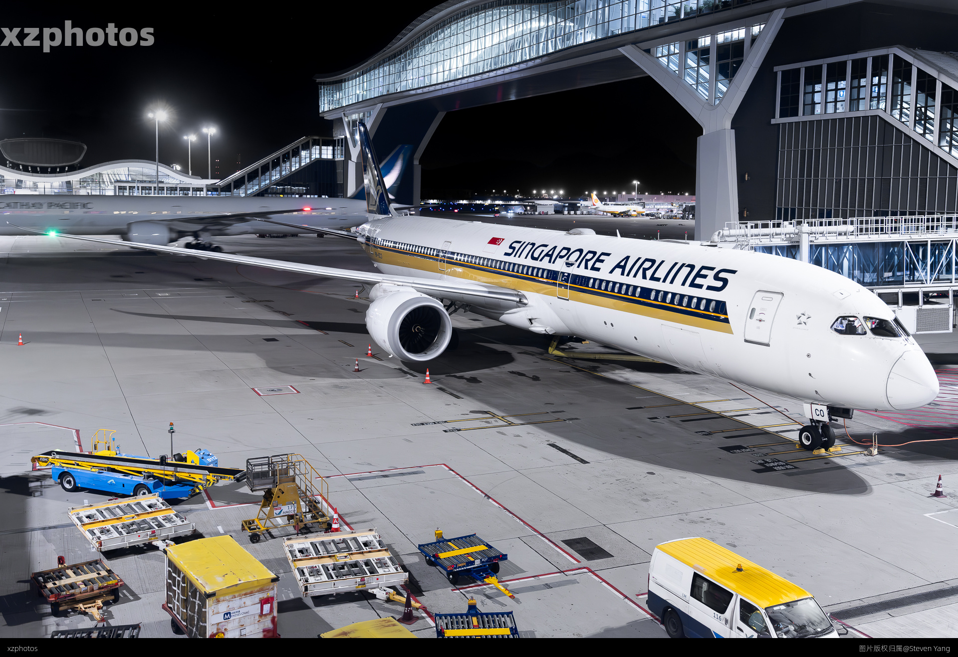 SINGAPORE AIRLINES
