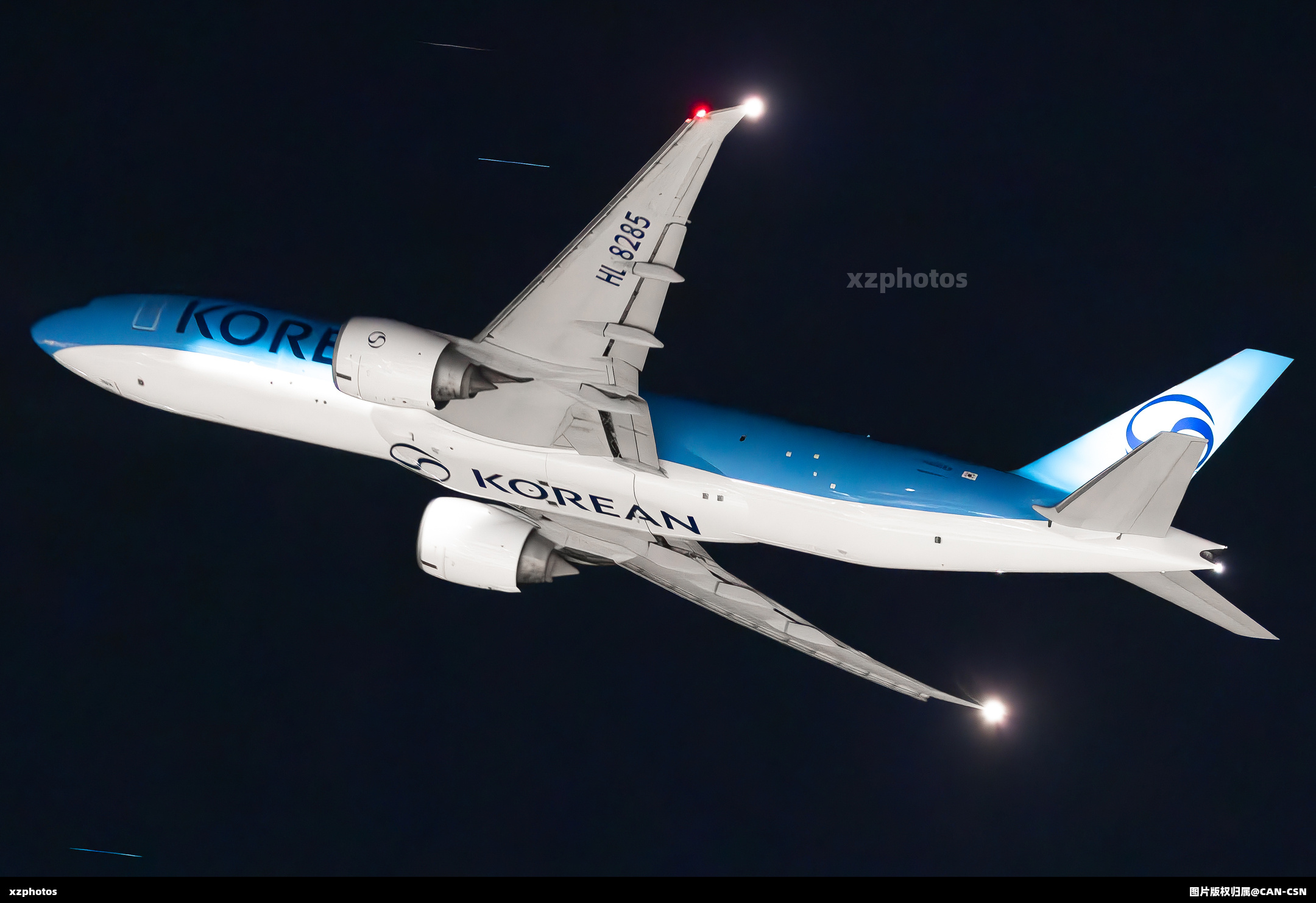 大韩首架新涂装77F