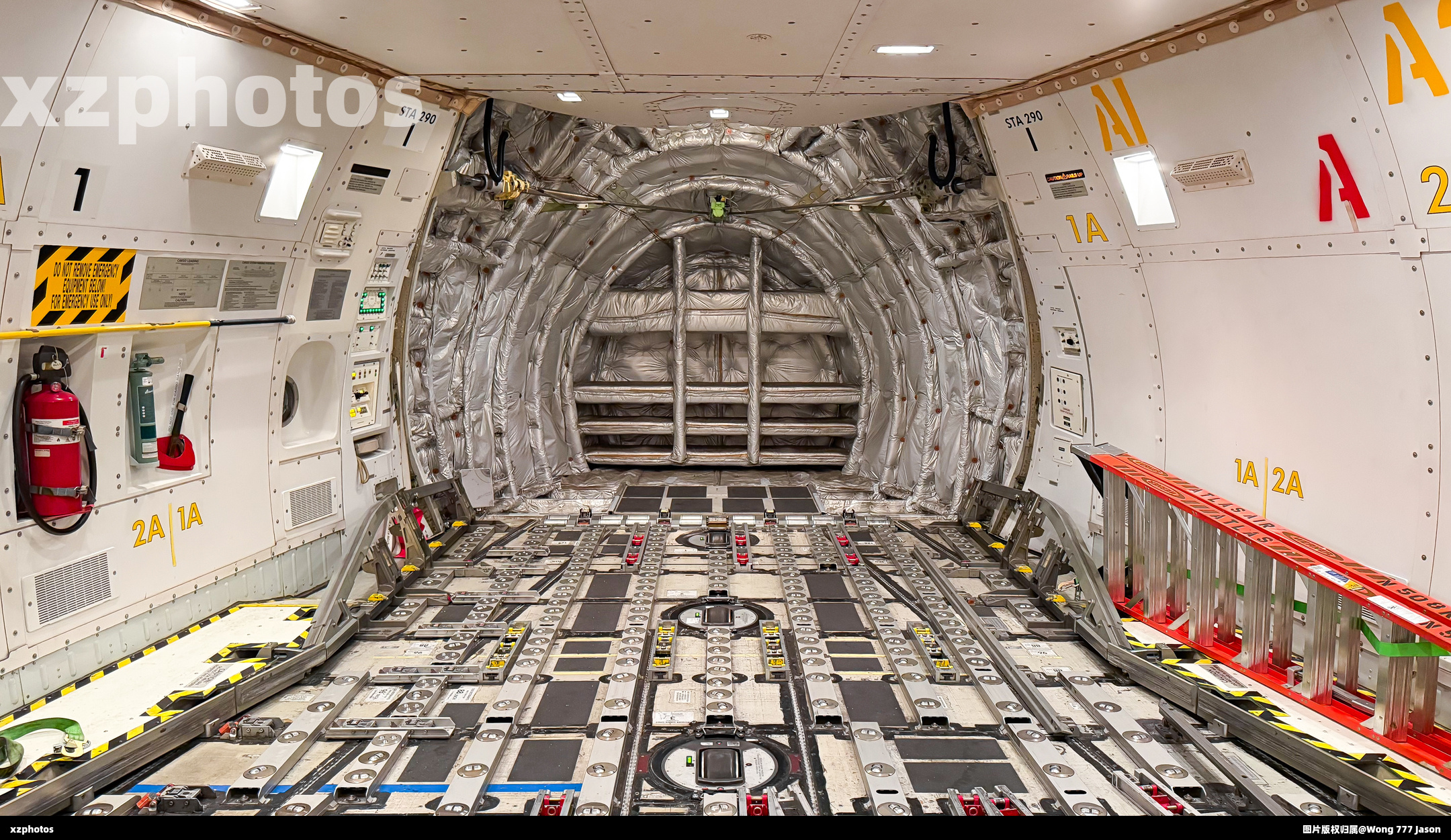 747-400F鼻子货舱