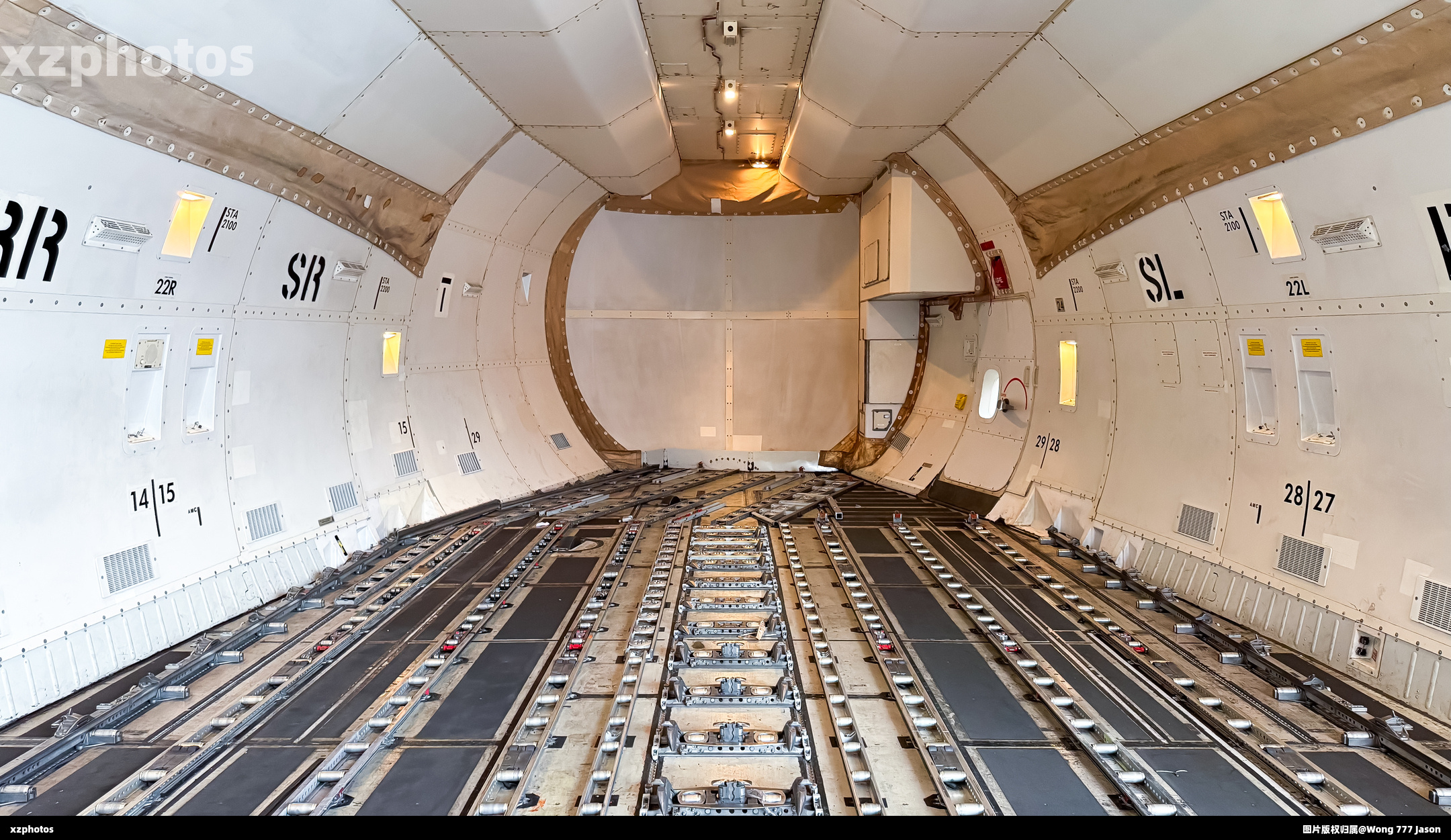747后平部份货舱
