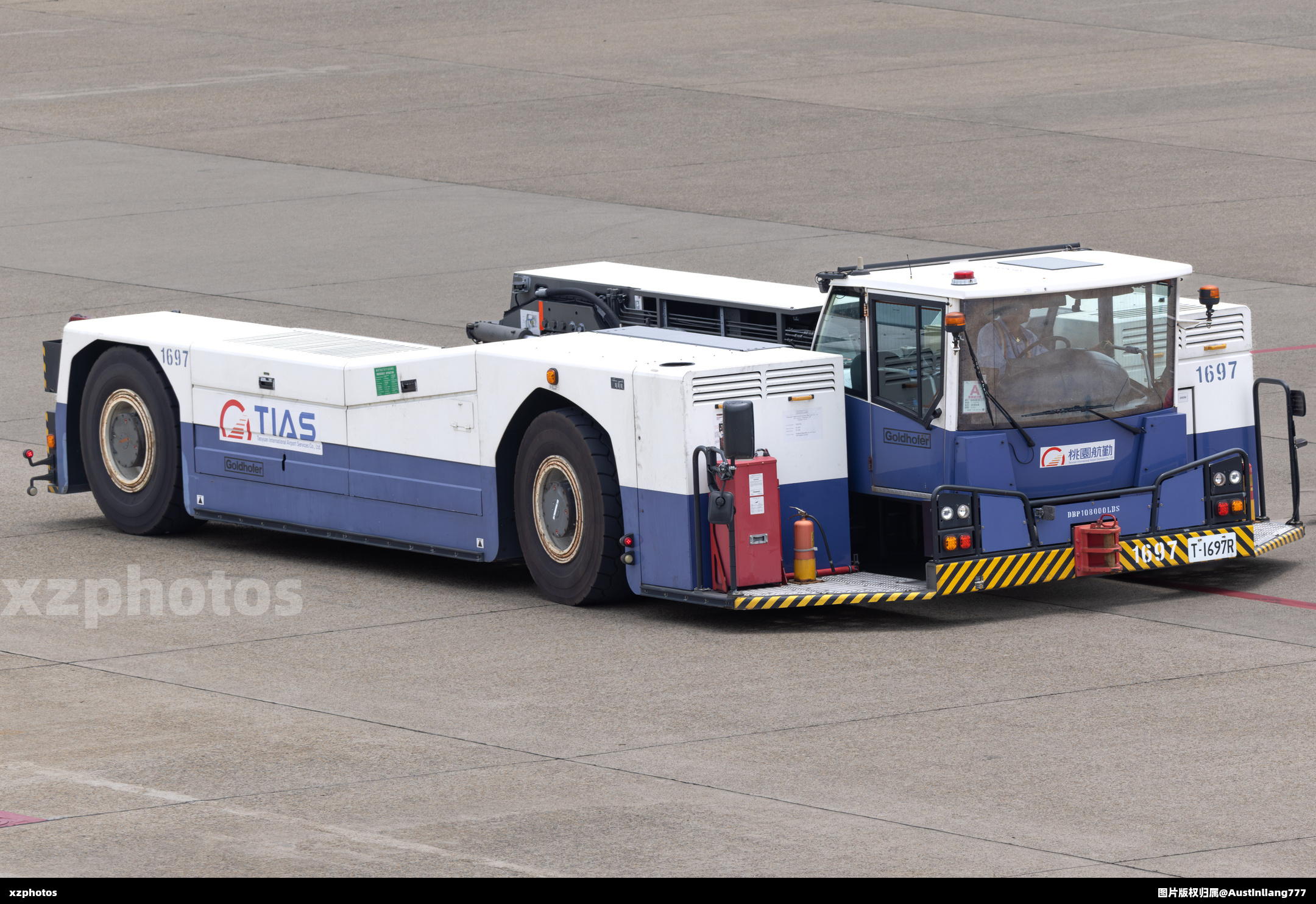 TIAS aircraft tractor