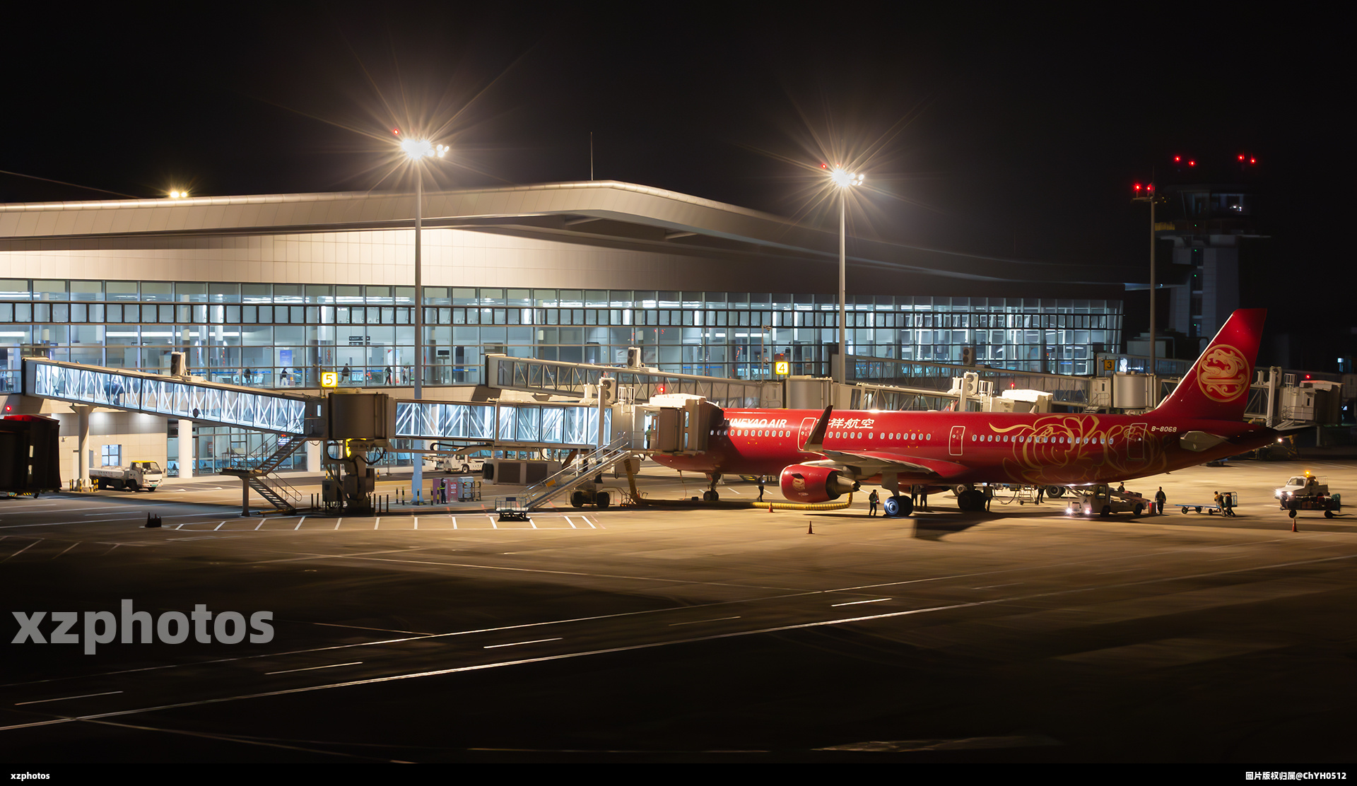 YLX航站楼和B-8068