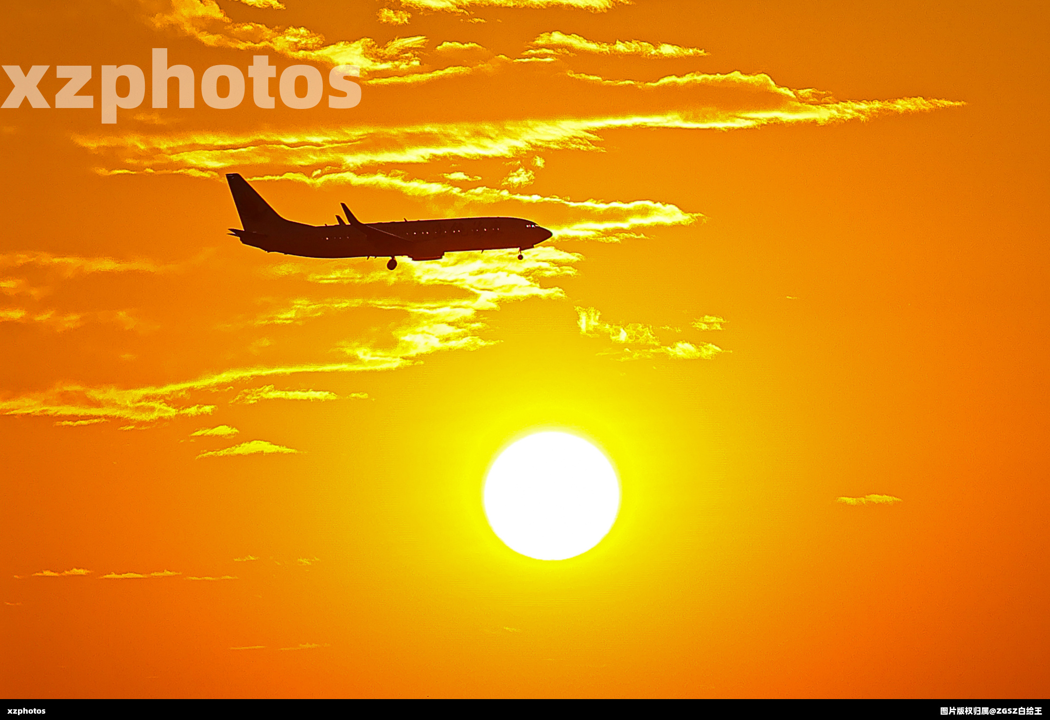 东海航空737与夕阳同框