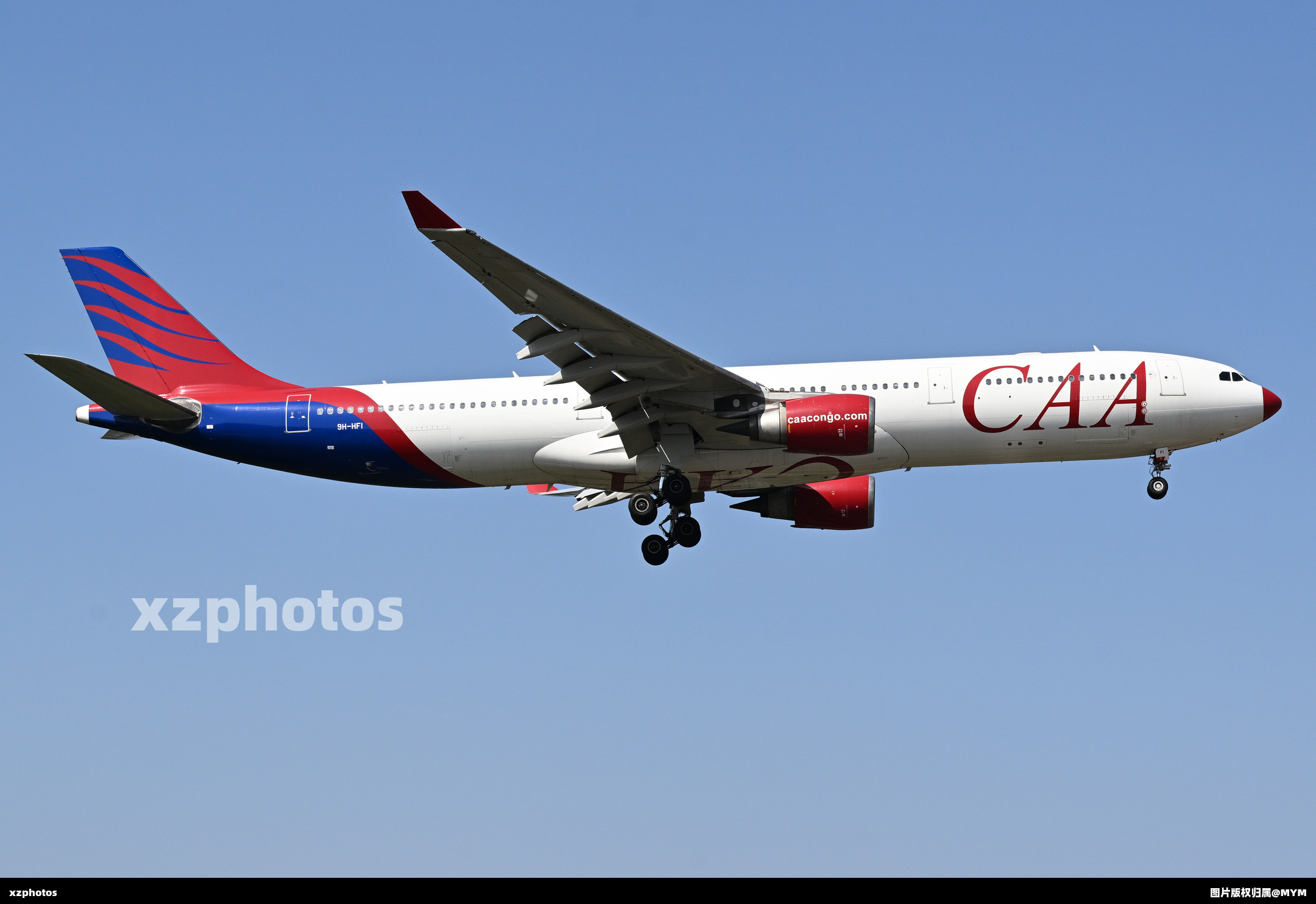 12月1日，由葡萄牙Hifly公司的9H-HFI从开普敦起飞于当地时间凌晨到达南极狼之獠牙机场，这也是空客A330 第一次抵达南极洲