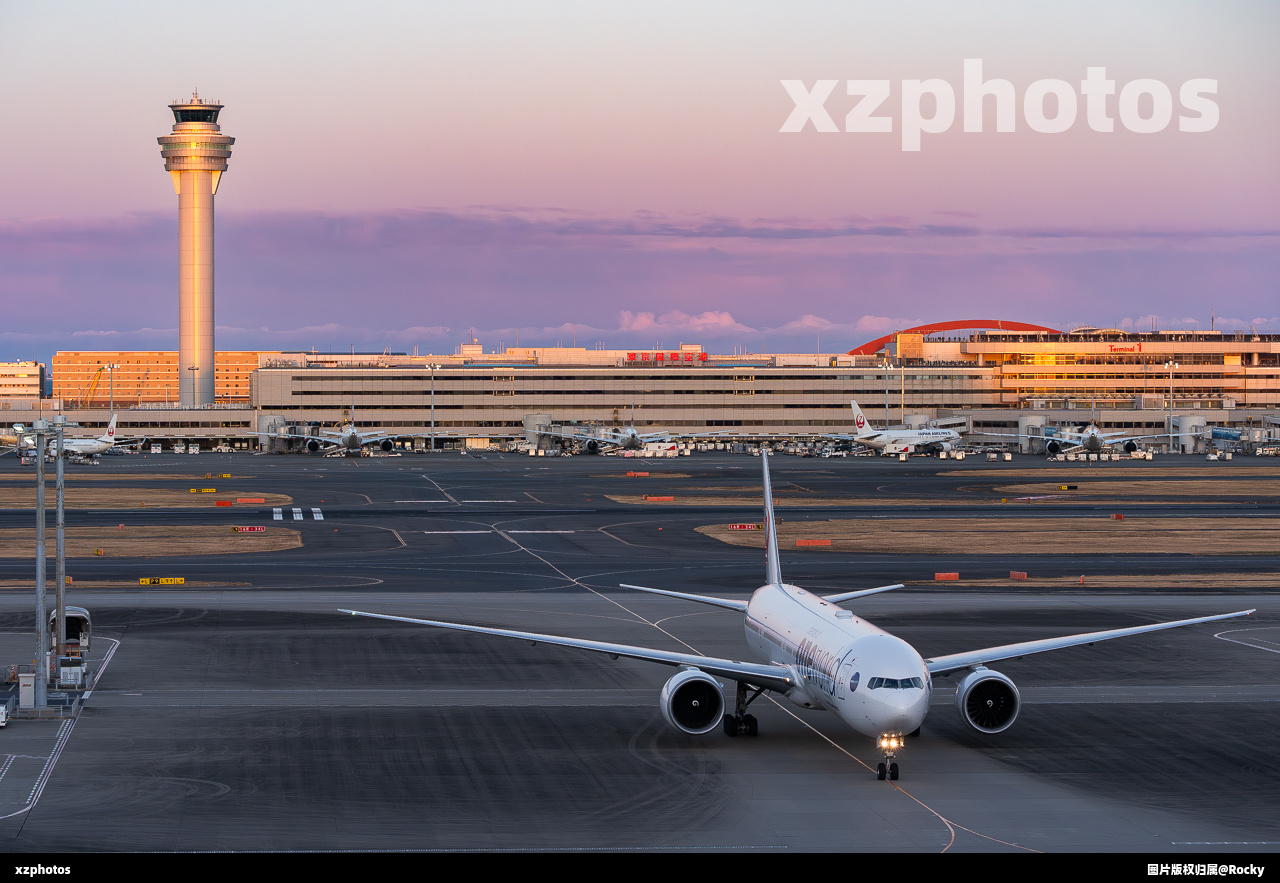 黄昏羽田与JA732J