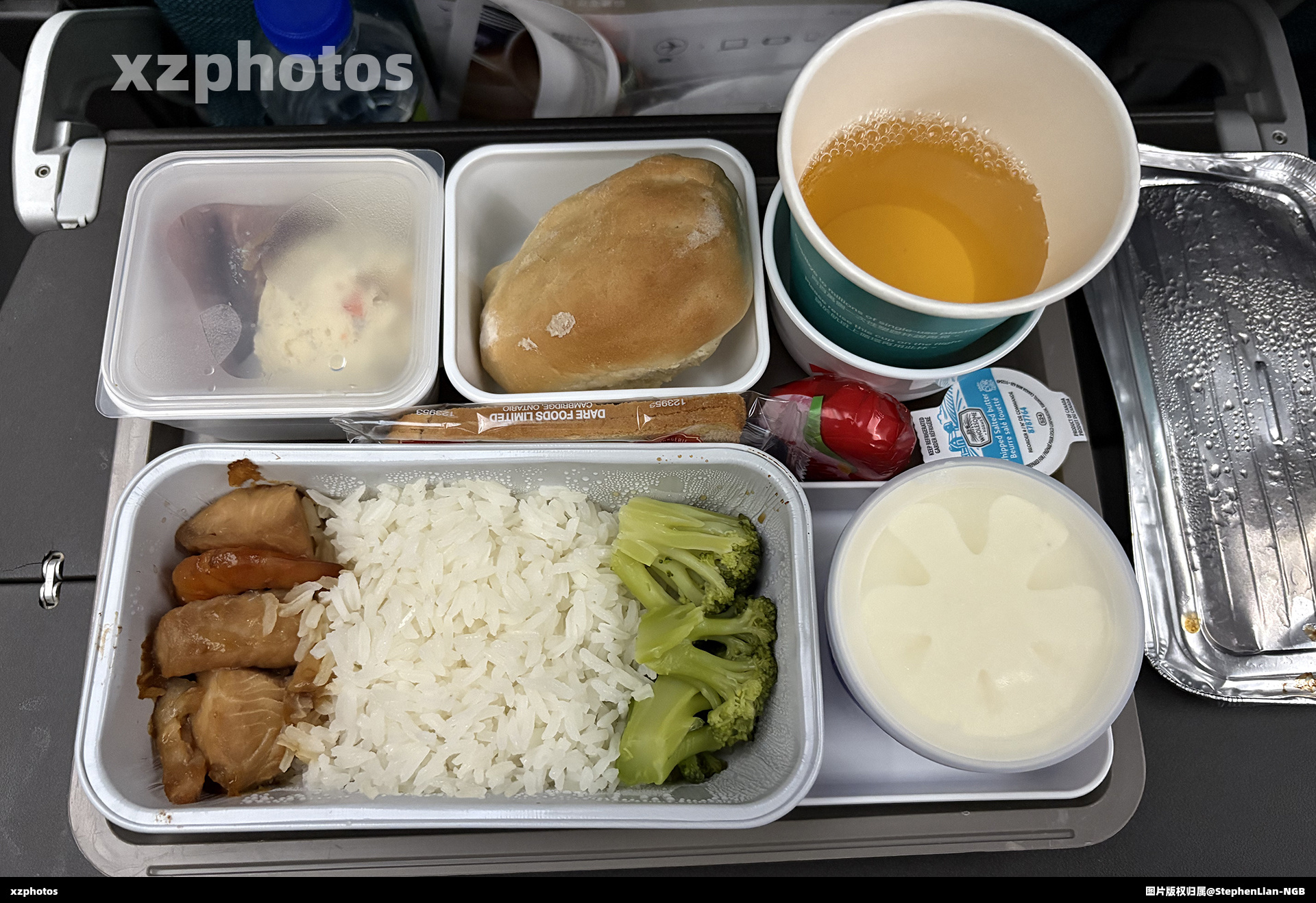 CX829 多伦多--香港经济舱餐食