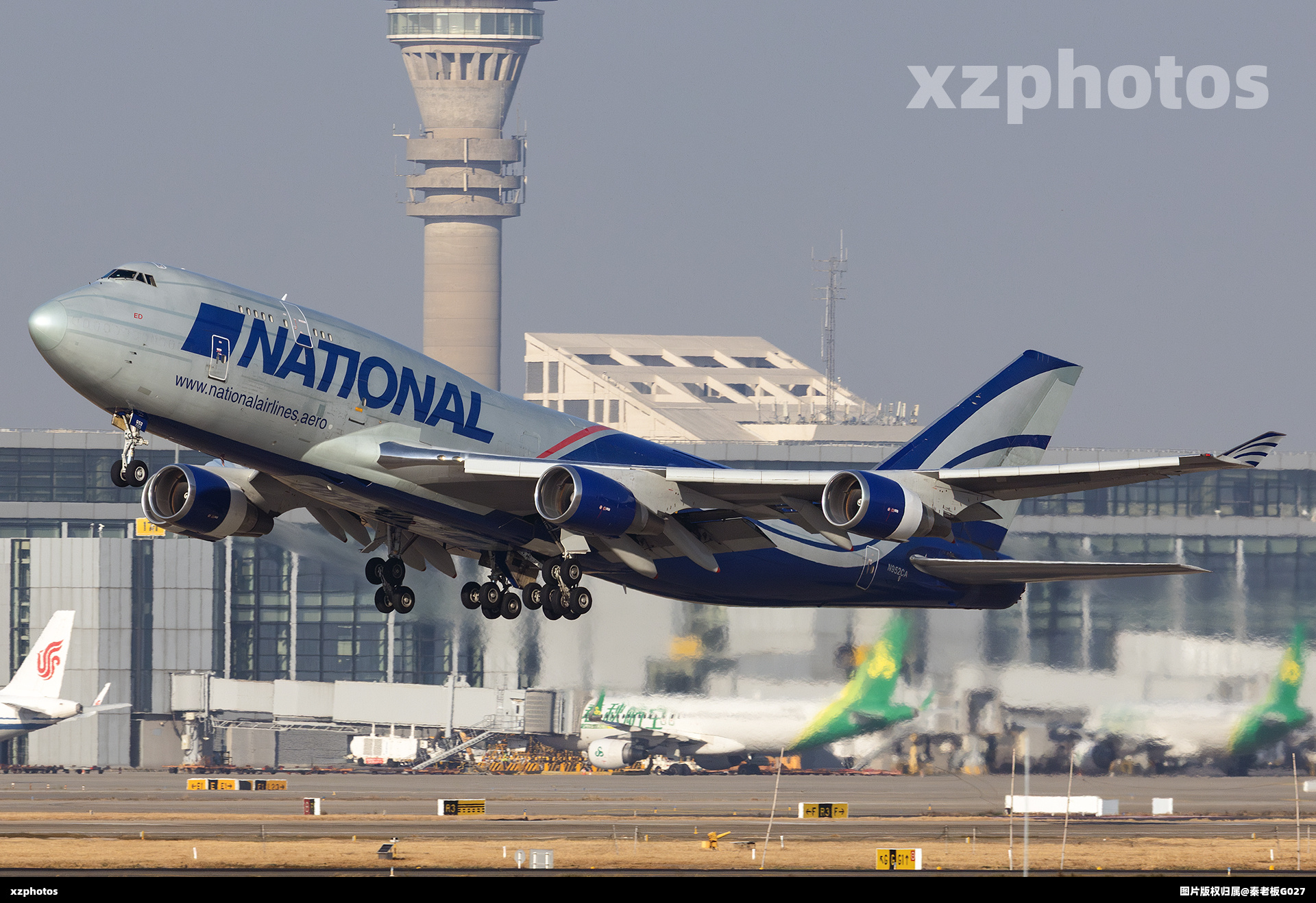 National744穿塔