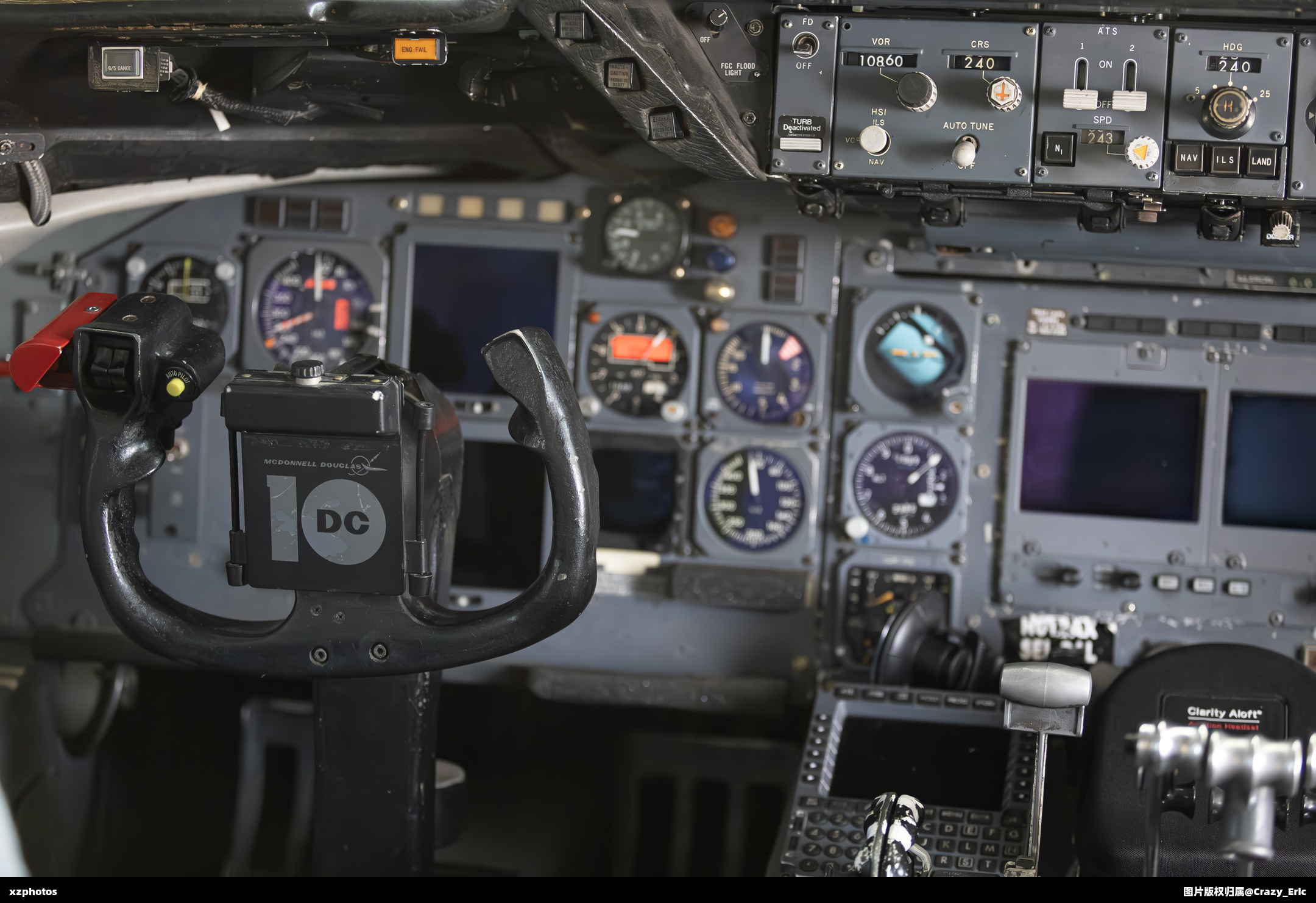 McDonnell Douglas DC-10-30(ER) Cockpit