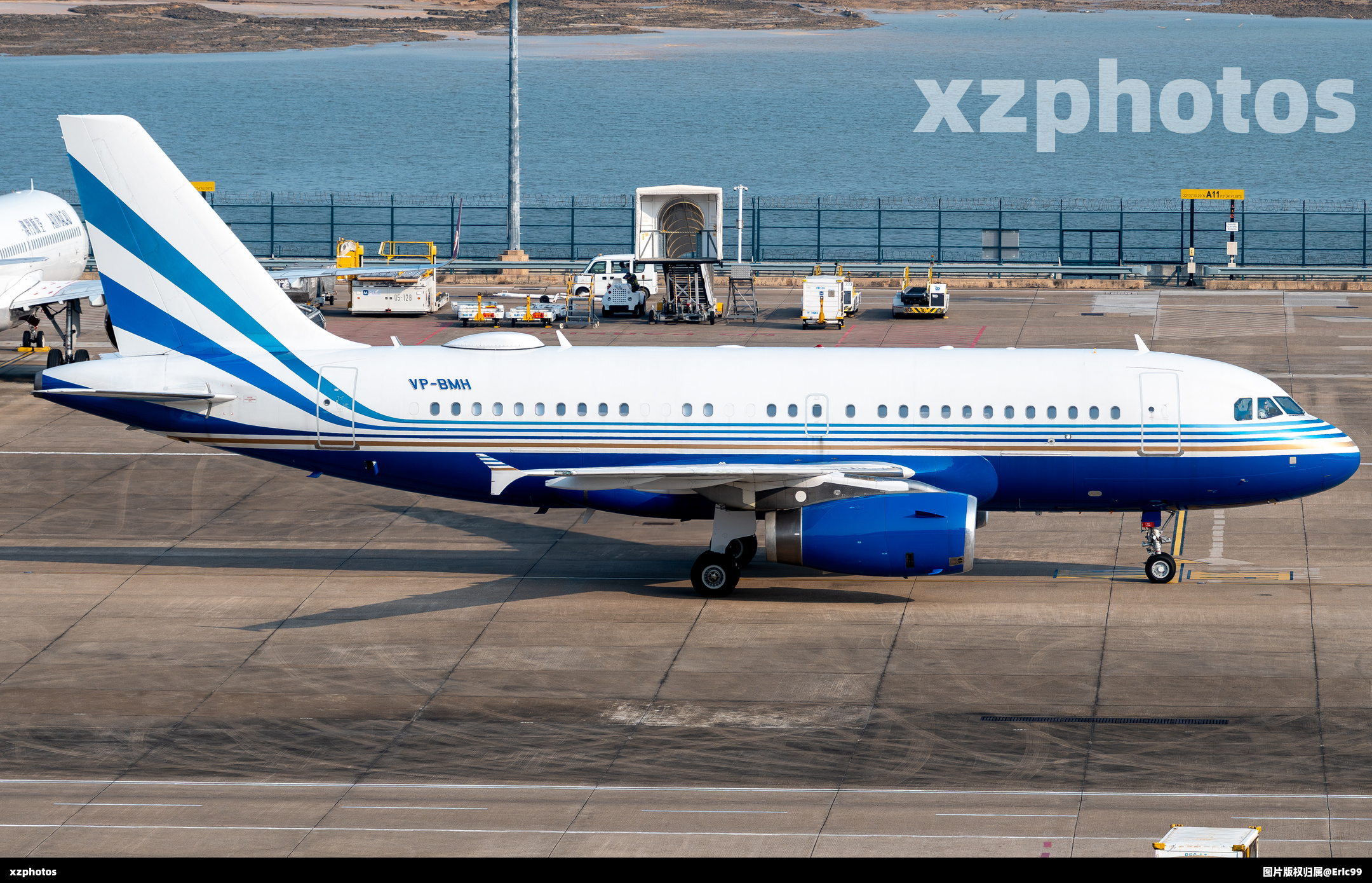 短短小小的一隻飛機