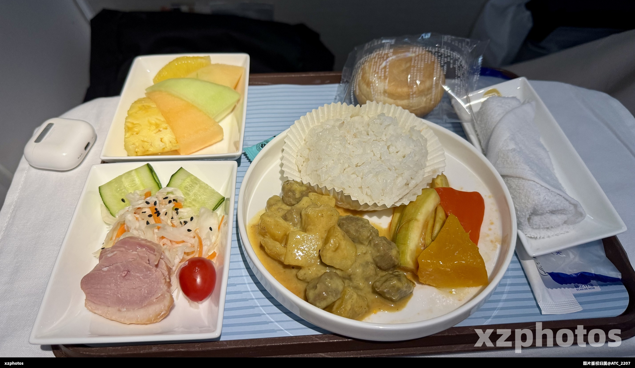 FM9219 上海—乌鲁木齐公务舱餐食