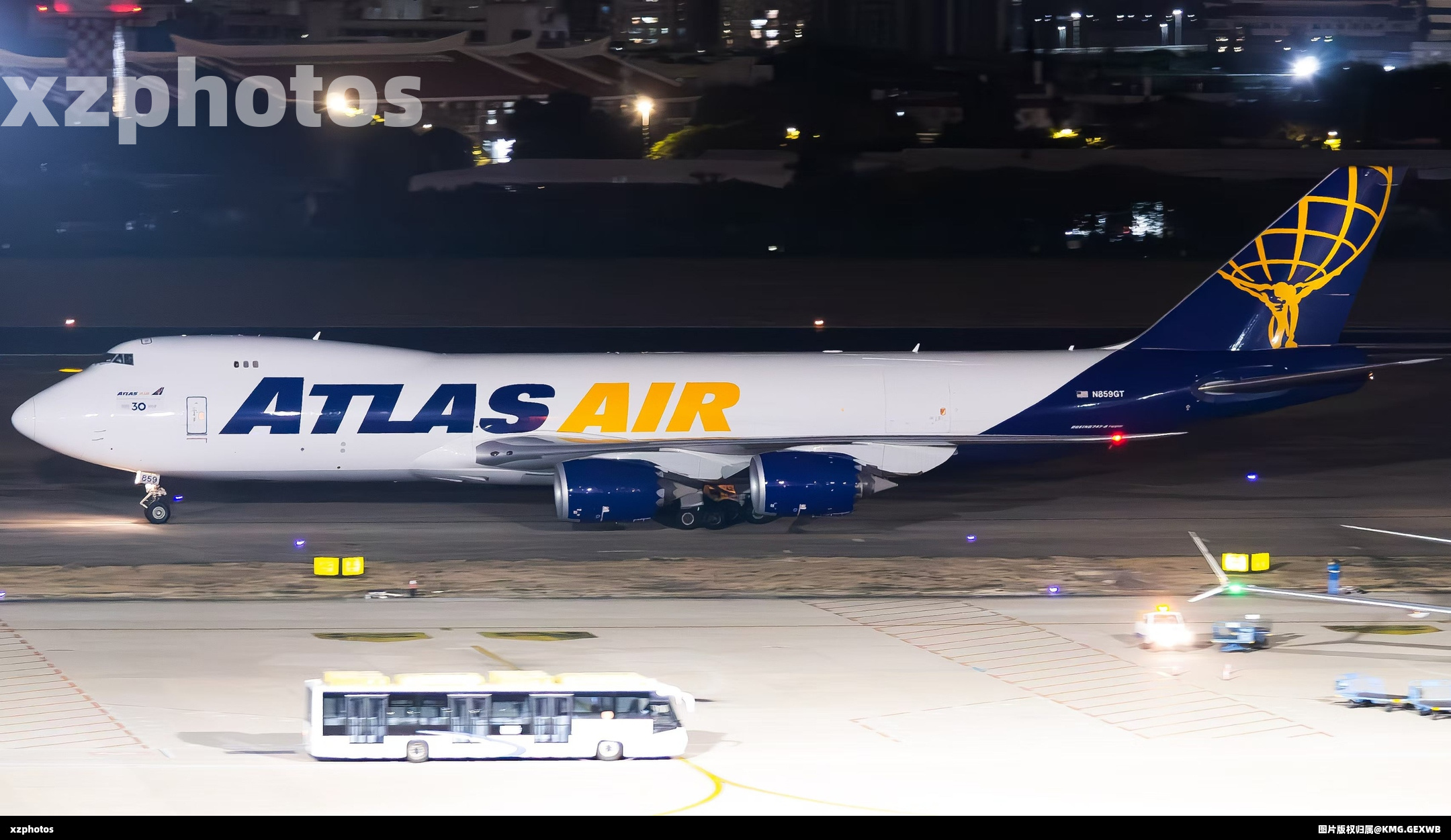 夜摄阿特拉斯748